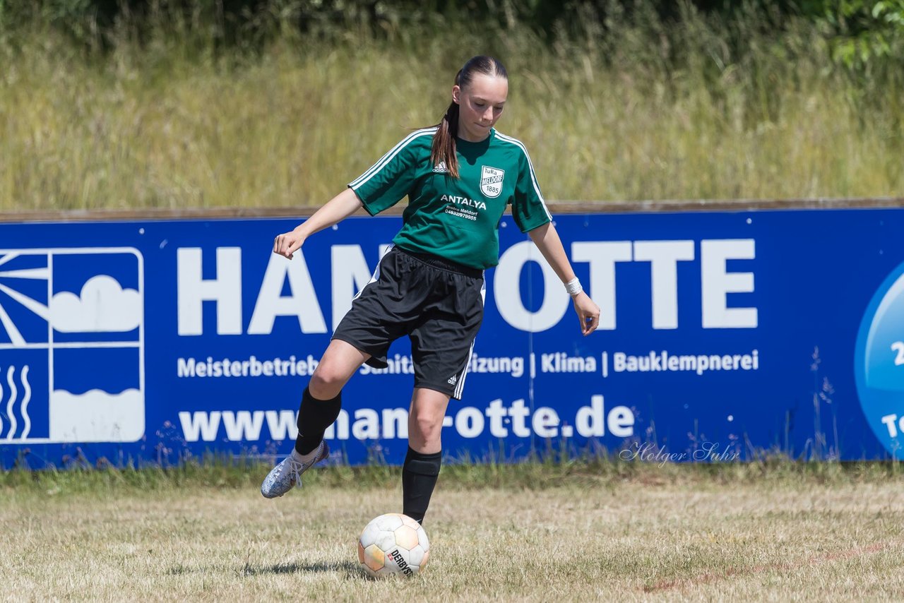 Bild 74 - wBJ TuRa Meldorf/Buesum - JFV Luebeck : Ergebnis: 1:0